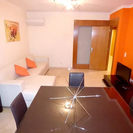Spacious With Balcony Apartment Portimao