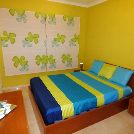 Spacious With Balcony Apartmán *