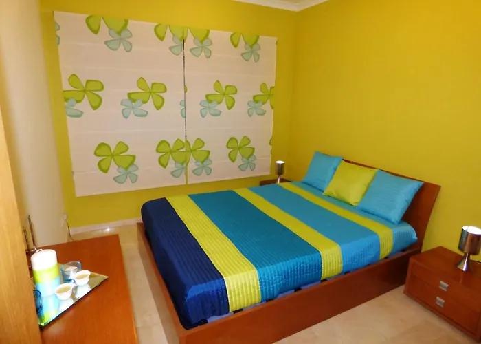 Spacious With Balcony Apartment *